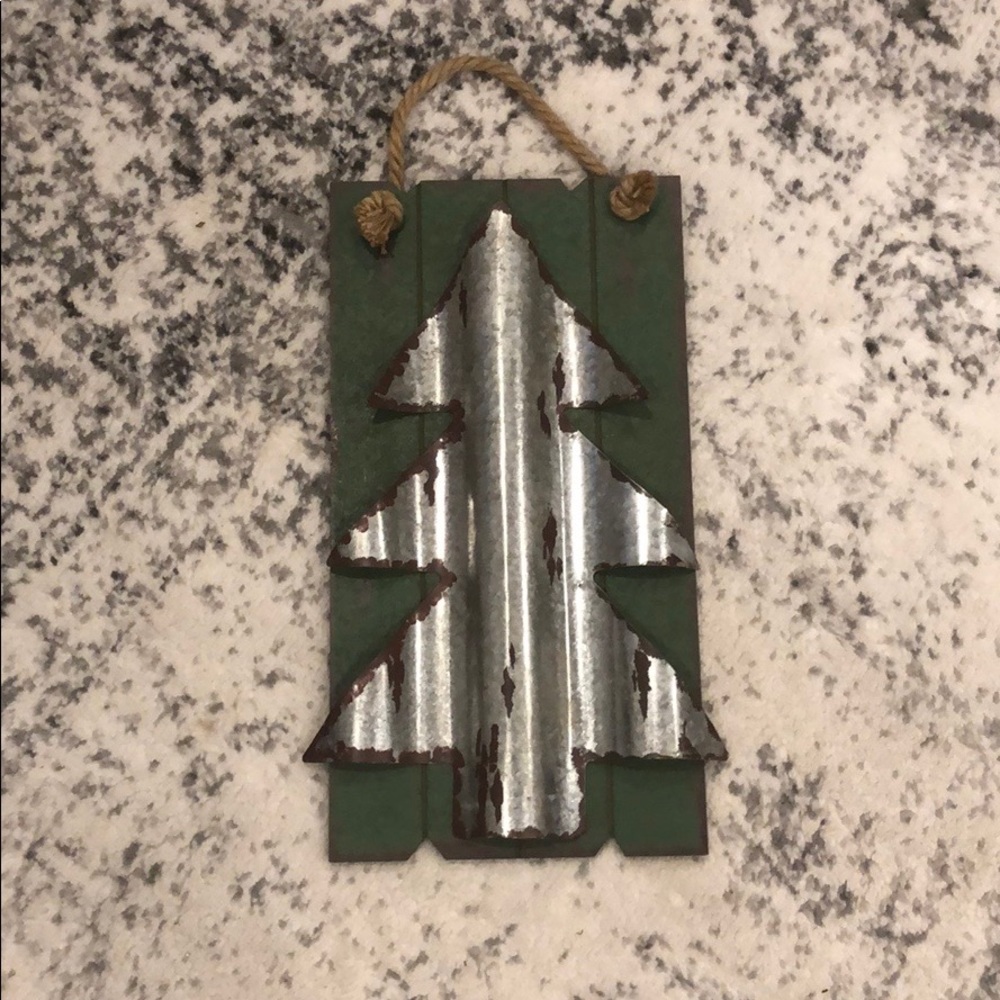 Christmas tree wood & metal sign